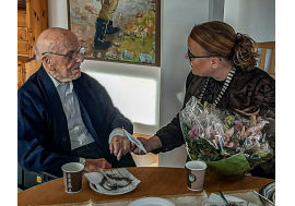 Albert Aarøe tildelt æresmedlemskap i Aalesund Øst Rotaryklubb